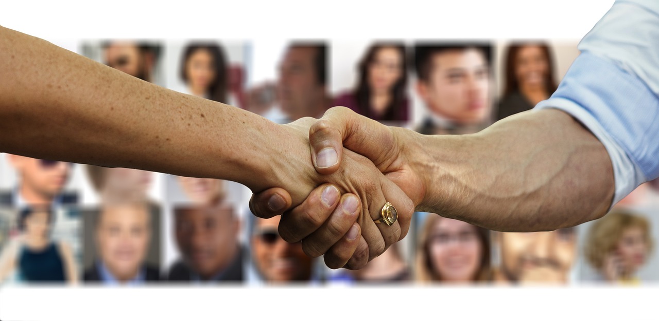 من فكرة إلى موقع ويب: رحلة تصميم وتطوير ناجحة